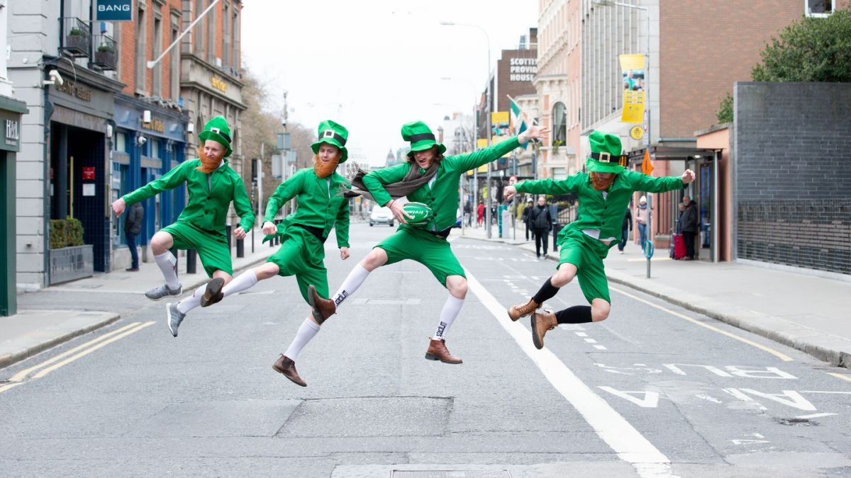 Men and Women in Irish dress